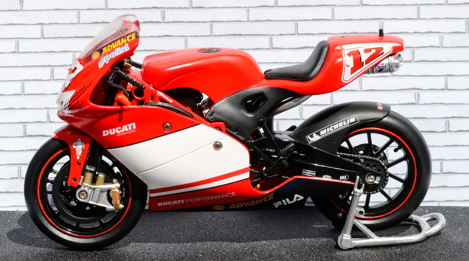 New Ray 1-12 Ducati Desmosedici T Bayliss